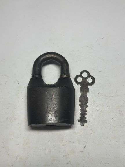 CRE Scandinavian Padlock with Working Key image