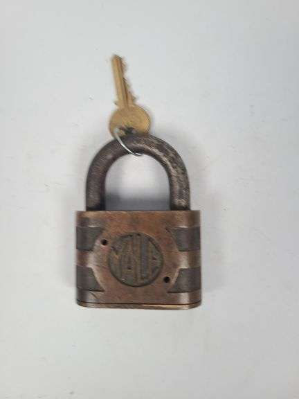 Yale Padlock with Key image