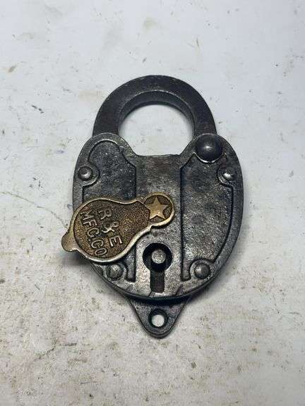 R&E MFG CO Padlock image