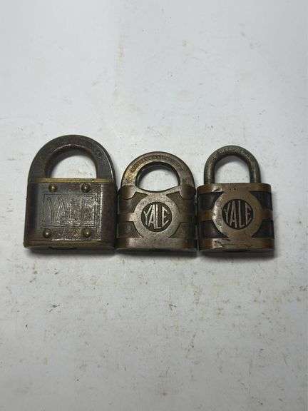 Set of 3 Yale Padlocks image