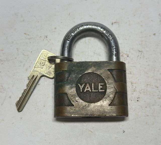 Yale Padlock with Key image