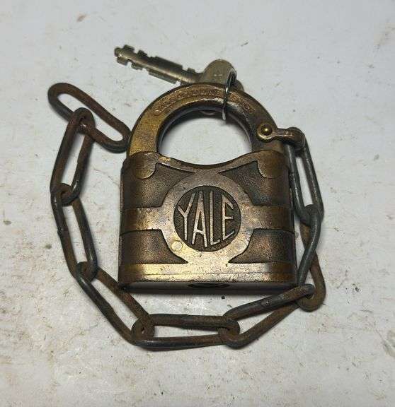 Yale Padlock with Chain and Key image