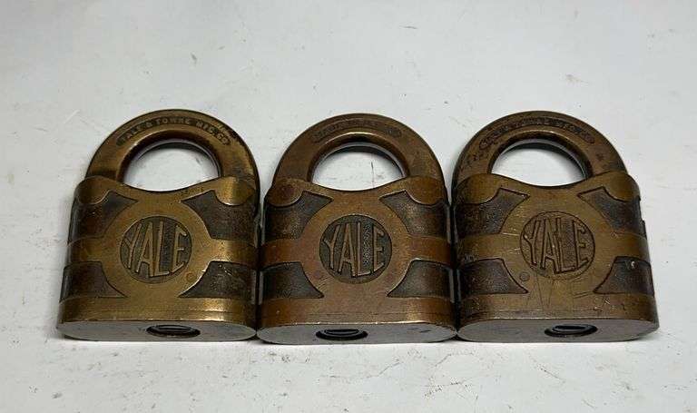 Lot of 3 Yale MFG. CO. Padlocks image