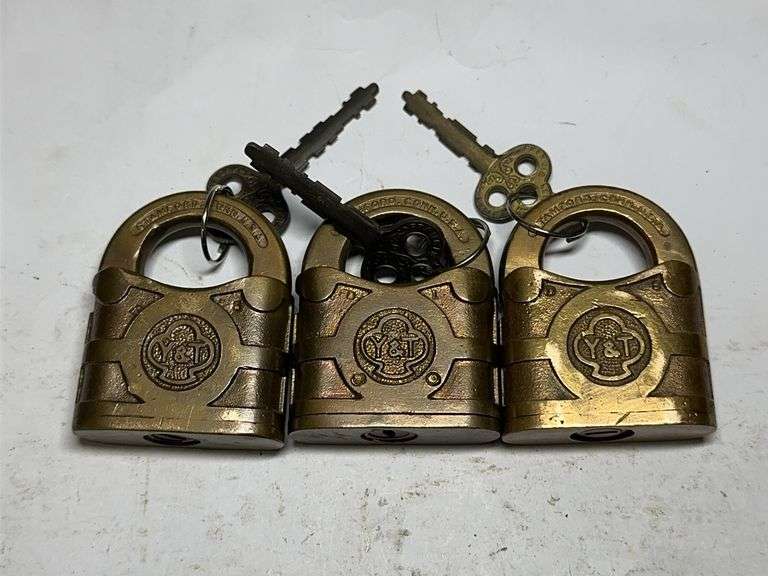 Set of Three Yale Padlocks with Keys image