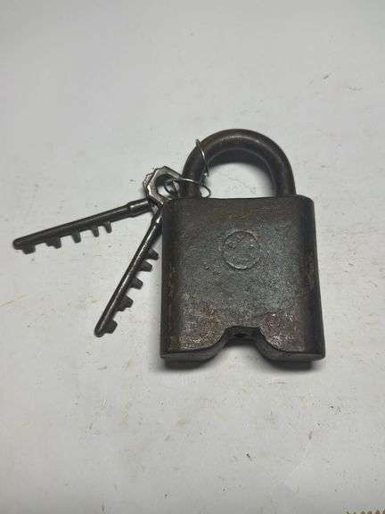 Vintage Style Padlock with Two Keys image