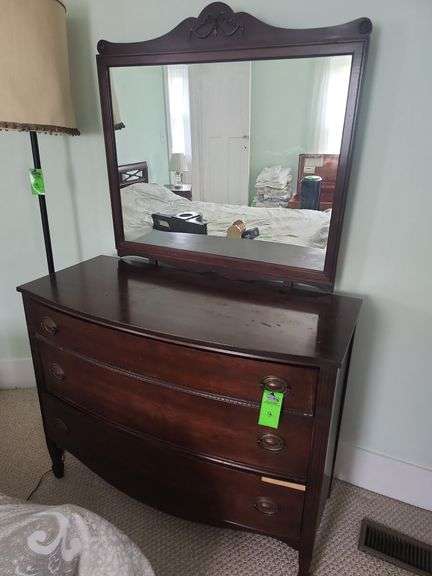 Mirrored dresser
