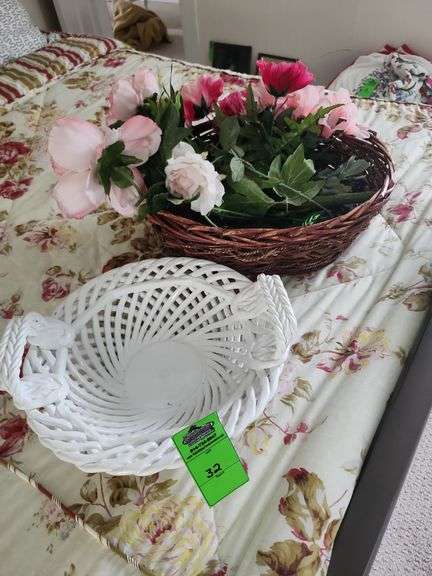 Baskets quantity of two one ceramic