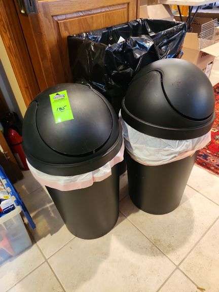 Trash cans quantity of 3 image