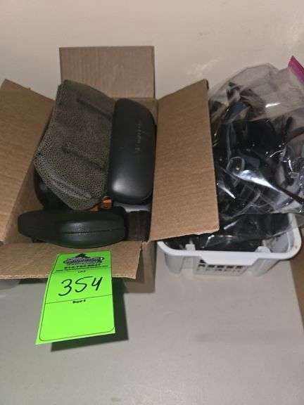 Assorted glasses/sunglasses with cases image