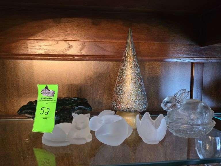 Assorted glass knicknacks image