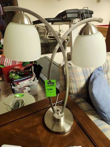 Elegant table lamp image