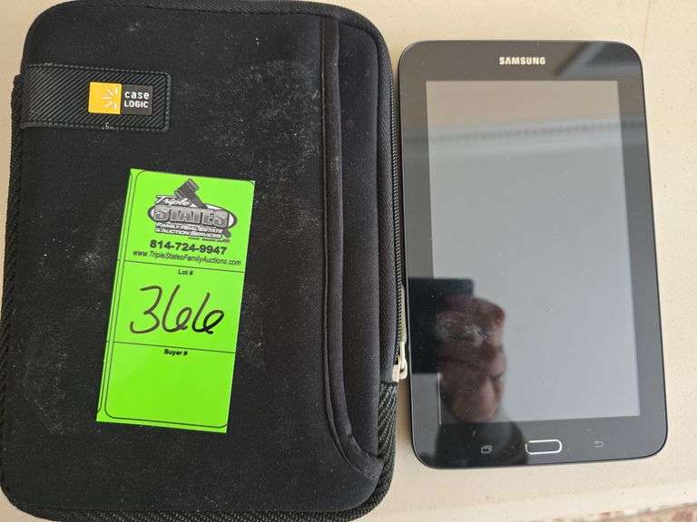 Samsung tablet with soft sided carrying case. NO charger or box image