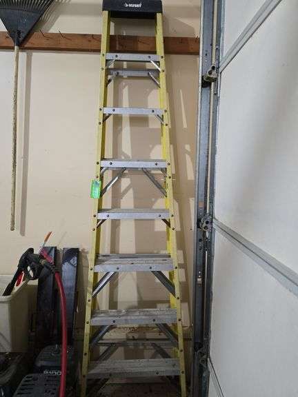 Husky 9 foot ladder image