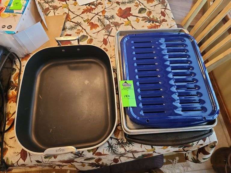 Sheet pans and roaster image