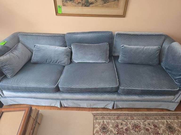 7.5' sofa image