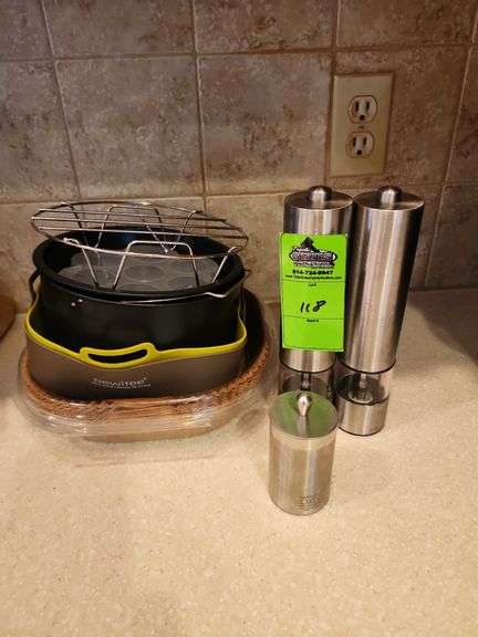 Salt, pepper, toothpick and bowls image