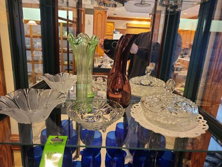 Vases and glassware image