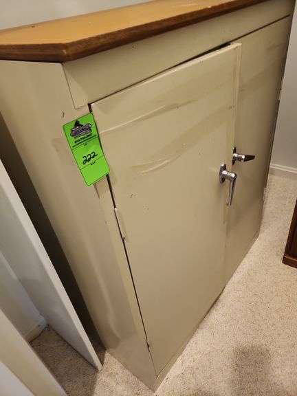 Sports cabinet metal 36-in x 43 in x 19 in image