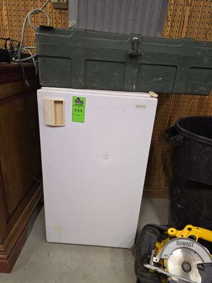 Sanyo mini fridge image
