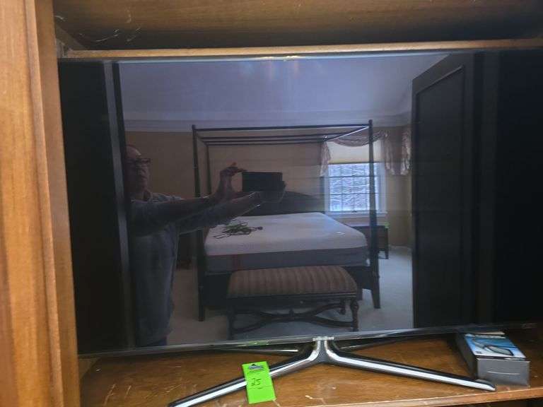 45" Samsung TV with 3D glasses image