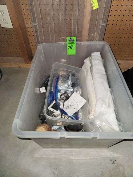 Random kitchen gadgets image