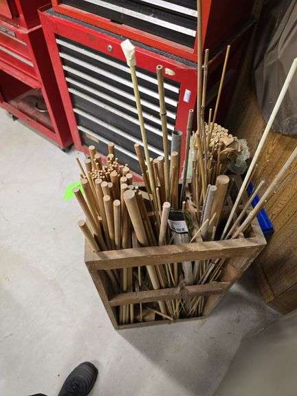 Wooden dowles assorted sizes image