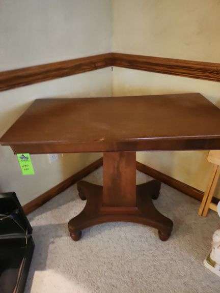 Pedestal table with fold out leaf 36 x38 in when opened image