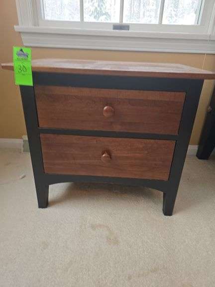 Set of 2 nightstands image