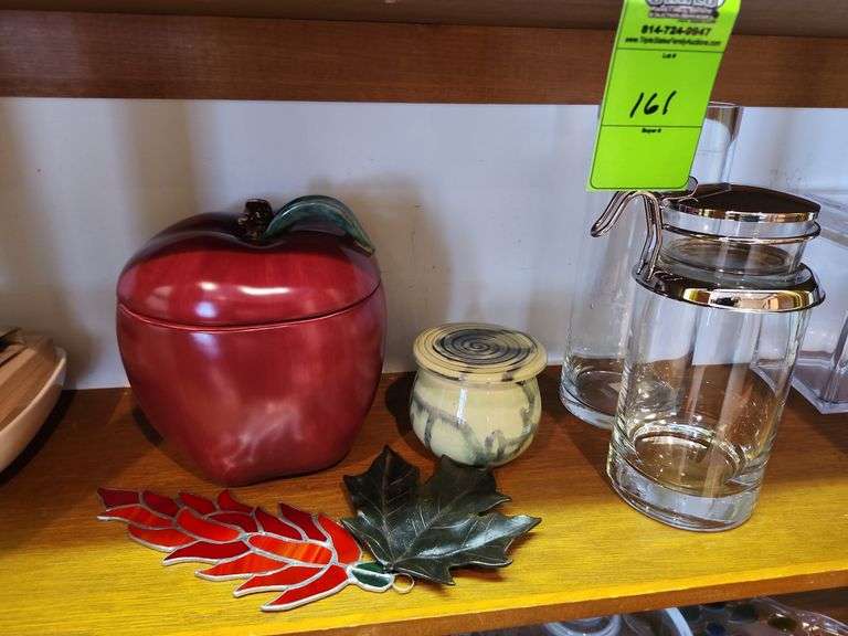 Kitchen storage containers image