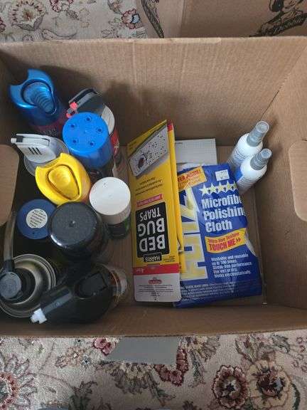 Miscellaneous cleaning supplies image