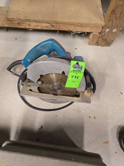 Makita 7 1/4" circular saw image