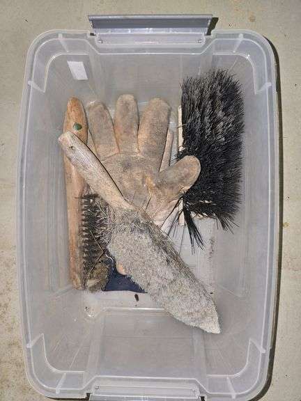 Sanding belts brushes and saw blades image