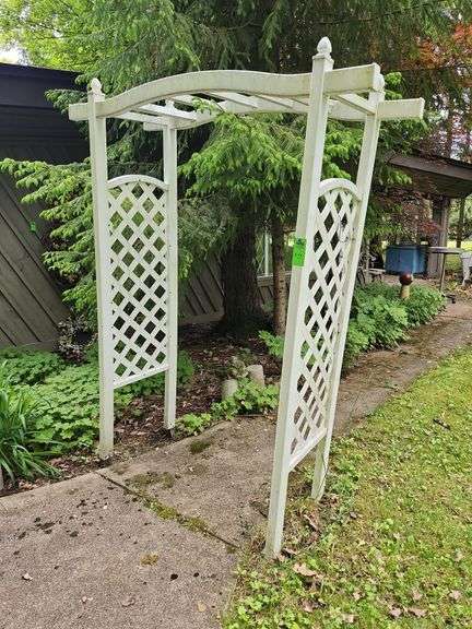 Plastic trellis