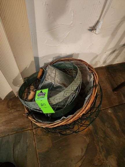 Hanging basket bins