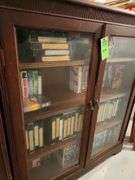Display cabinet with contents