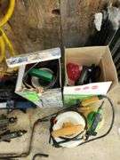 Garden pump sprayers