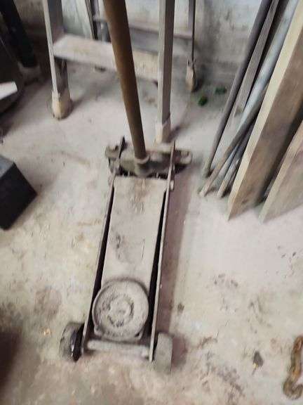 Floor Jack, I'm not sure if it works 1 1/2 ton