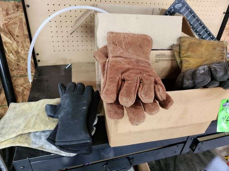 Undercoating and spraying guns, gloves, square