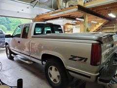 1997 Chevrolet Model K 1500 Half ton pickup truck