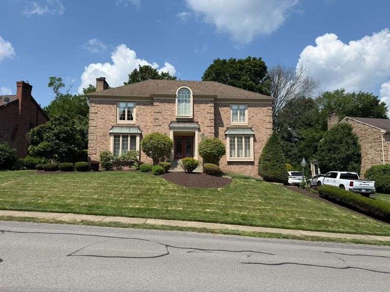 PITTSBURGH REAL ESTATE AUCTION (w/ IN-GROUND POOL) image