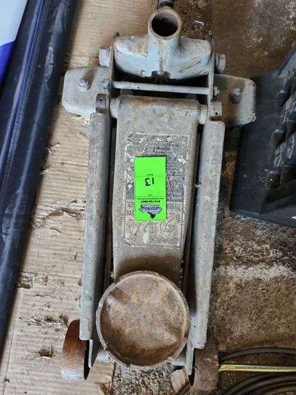Floor jack no handle