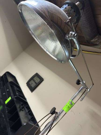 Large overhead rolling lamp