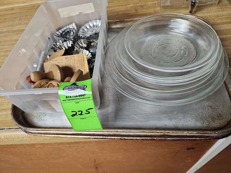 Minny pie pans cooking dishes