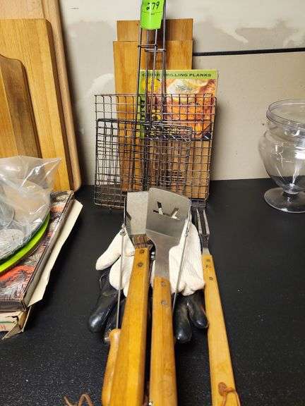 Barbecue tools