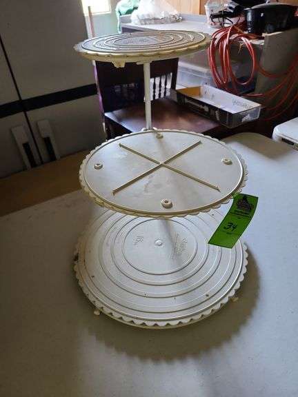 Cake stand
