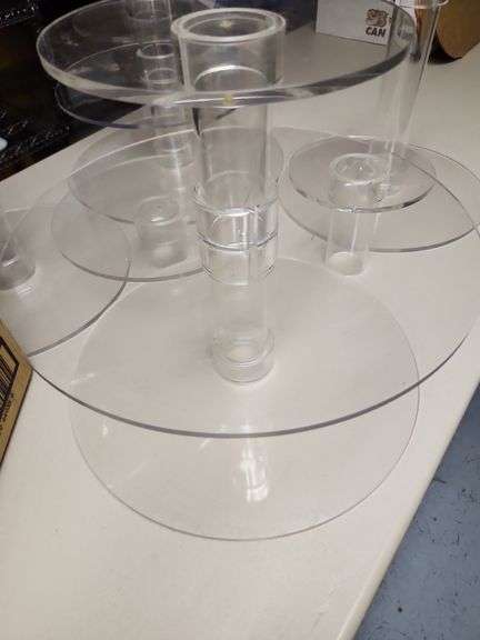 Tear cupcake holder