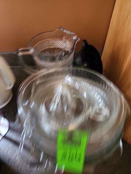 Pyrex baking and measuring