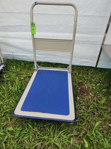 Folding handle food dolly