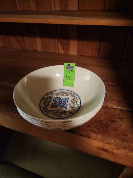 Serving bowls