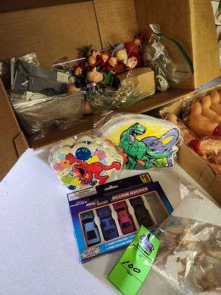 Miscellaneous cake decorations